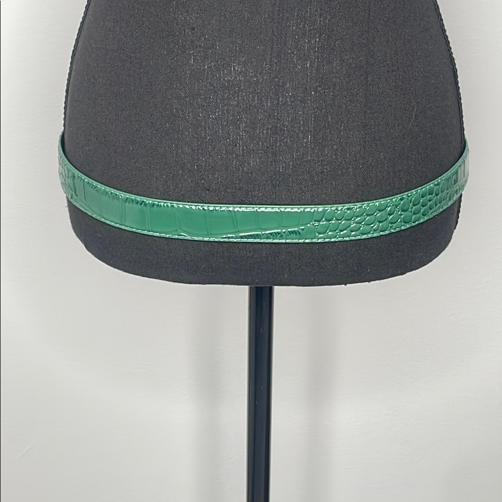 Green Croc-Embossed Belt with Gold Buckle - Picture 3 of 7